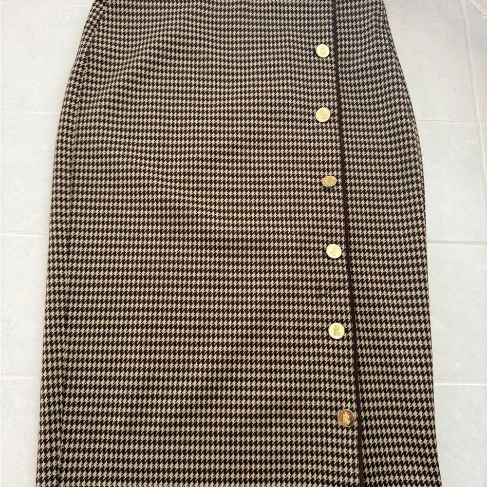 Lauren Ralph Lauren Brown with cream/tan Pencil Skirt with Gold Button detail - Picture 3 of 12